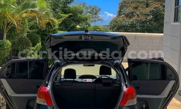 Acheter Occasion Voiture Toyota Vitz Noir à Bugiri, Est