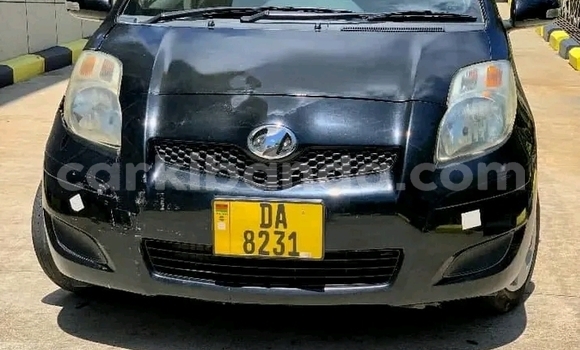 Gura Yakoze Toyota Vitz Black Imodoka i Bugiri mu Eastern Gura Yakoze Toyota Vitz Black Imodoka i Bugiri mu Eastern