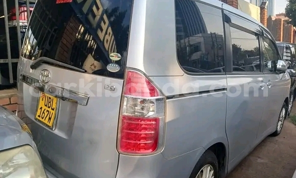 Buy Used Toyota Noah White Car in Jinja–Kawempe in Central
