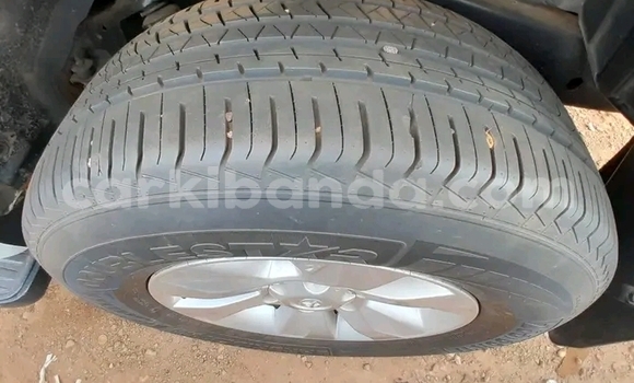 Gura Yakoze Toyota Land Cruiser Prado White Imodoka i Bugiri mu Eastern Gura Yakoze Toyota Land Cruiser Prado White Imodoka i Bugiri mu Eastern