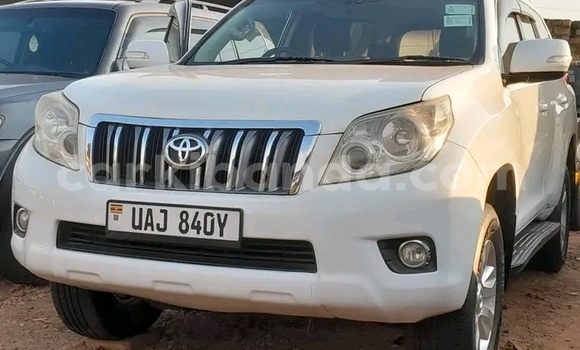 Gura Yakoze Toyota Land Cruiser Prado White Imodoka i Bugiri mu Eastern Gura Yakoze Toyota Land Cruiser Prado White Imodoka i Bugiri mu Eastern