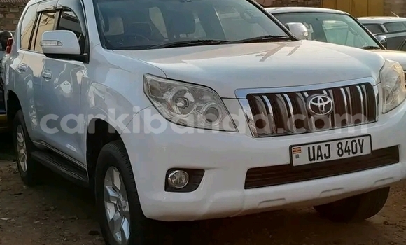 Gura Yakoze Toyota Land Cruiser Prado White Imodoka i Bugiri mu Eastern Gura Yakoze Toyota Land Cruiser Prado White Imodoka i Bugiri mu Eastern