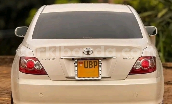 Gura Yakoze Toyota Mark II White Imodoka i Bugiri mu Eastern Gura Yakoze Toyota Mark II White Imodoka i Bugiri mu Eastern