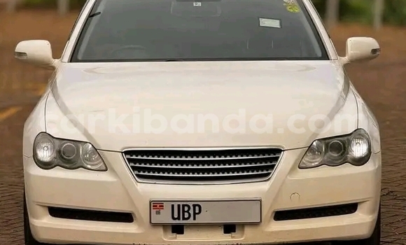 Gura Yakoze Toyota Mark II White Imodoka i Bugiri mu Eastern Gura Yakoze Toyota Mark II White Imodoka i Bugiri mu Eastern