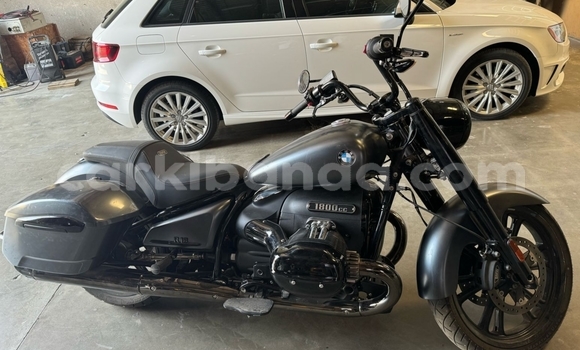Nunua Ilio tumika BMW R Beige Bike ndani ya Kampala nchini Uganda Nunua Ilio tumika BMW R Beige Bike ndani ya Kampala nchini Uganda