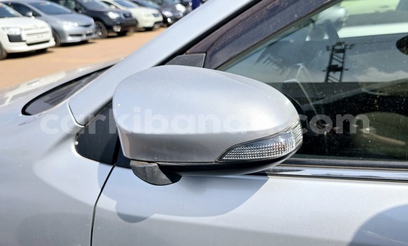 Nunua Imported Toyota Premio Fedha Gari ndani ya Kampala nchini Uganda Nunua Imported Toyota Premio Fedha Gari ndani ya Kampala nchini Uganda