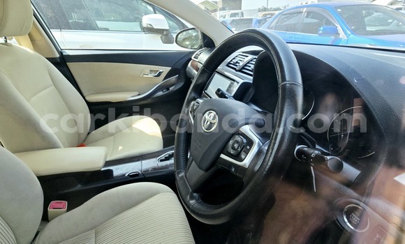 Nunua Imported Toyota Premio Fedha Gari ndani ya Kampala nchini Uganda Nunua Imported Toyota Premio Fedha Gari ndani ya Kampala nchini Uganda