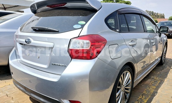 Acheter Neuf Voiture Subaru Impreza Gris à Kampala, Ouganda Acheter Neuf Voiture Subaru Impreza Gris à Kampala, Ouganda