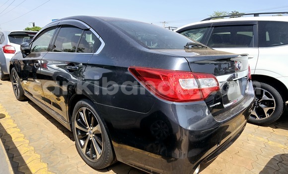 Nunua Mpya Subaru Legacy Nyeusi Gari ndani ya Kampala nchini Uganda Nunua Mpya Subaru Legacy Nyeusi Gari ndani ya Kampala nchini Uganda
