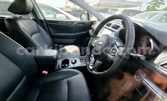 Nunua Mpya Subaru Legacy Nyeusi Gari ndani ya Kampala nchini Uganda Nunua Mpya Subaru Legacy Nyeusi Gari ndani ya Kampala nchini Uganda