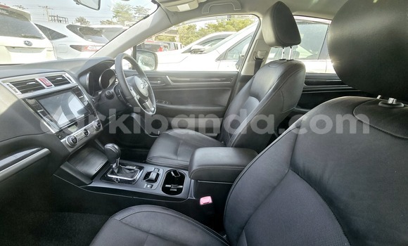 Nunua Mpya Subaru Legacy Nyeusi Gari ndani ya Kampala nchini Uganda Nunua Mpya Subaru Legacy Nyeusi Gari ndani ya Kampala nchini Uganda