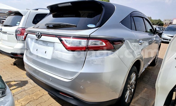 Nunua Mpya Toyota Harrier Fedha Gari ndani ya Kampala nchini Uganda Nunua Mpya Toyota Harrier Fedha Gari ndani ya Kampala nchini Uganda