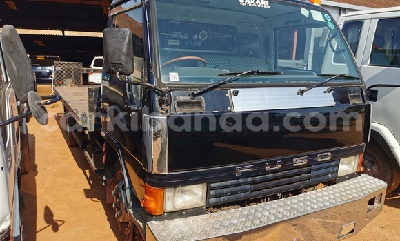 Nunua Imported Mitsubishi L400 Nyeusi Lori ndani ya Kampala nchini Uganda