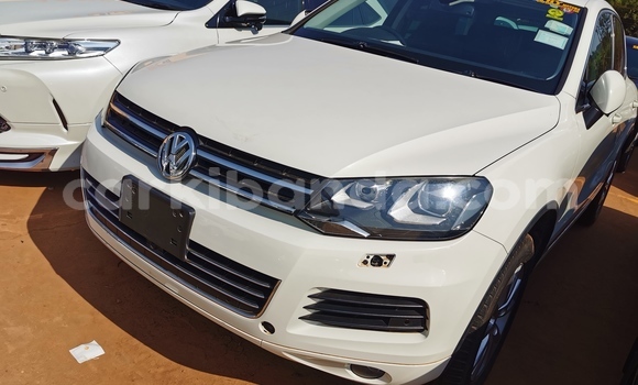 Buy Import Volkswagen Touareg White Car in Kampala in Uganda Buy Import Volkswagen Touareg White Car in Kampala in Uganda