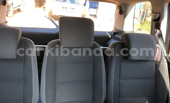 Buy Used Volkswagen Touran Black Car in Kampala in Uganda Buy Used Volkswagen Touran Black Car in Kampala in Uganda