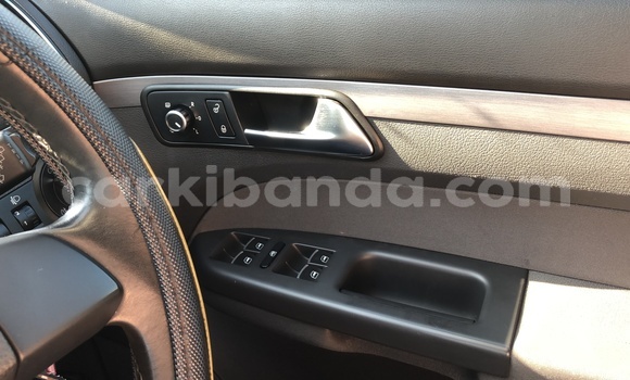 Buy Used Volkswagen Touran Black Car in Kampala in Uganda Buy Used Volkswagen Touran Black Car in Kampala in Uganda