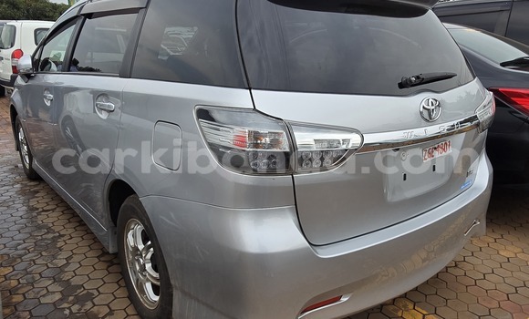 Nunua Mpya Toyota Wish Fedha Gari ndani ya Kampala nchini Uganda Nunua Mpya Toyota Wish Fedha Gari ndani ya Kampala nchini Uganda