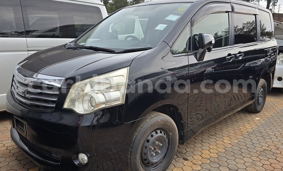 Nunua Mpya Toyota Noah Nyeusi Gari ndani ya Kampala nchini Uganda Nunua Mpya Toyota Noah Nyeusi Gari ndani ya Kampala nchini Uganda