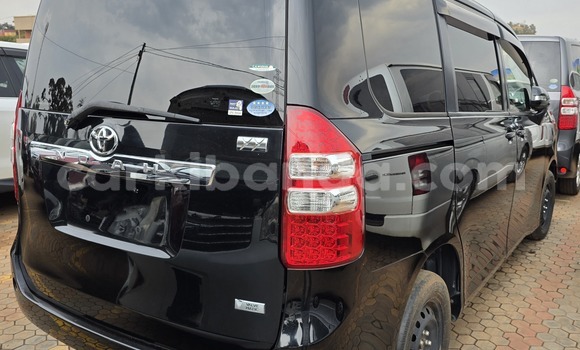 Nunua Mpya Toyota Noah Nyeusi Gari ndani ya Kampala nchini Uganda Nunua Mpya Toyota Noah Nyeusi Gari ndani ya Kampala nchini Uganda
