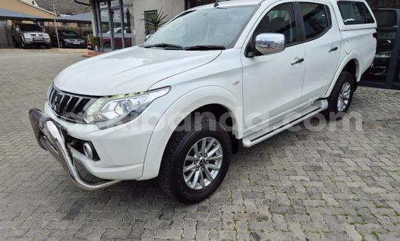 Acheter Occasion Voiture Mitsubishi Triton Blanc à Kampala, Ouganda Acheter Occasion Voiture Mitsubishi Triton Blanc à Kampala, Ouganda