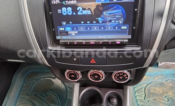 Acheter Occasion Voiture Mitsubishi RVR Gris à Kampala, Ouganda Acheter Occasion Voiture Mitsubishi RVR Gris à Kampala, Ouganda