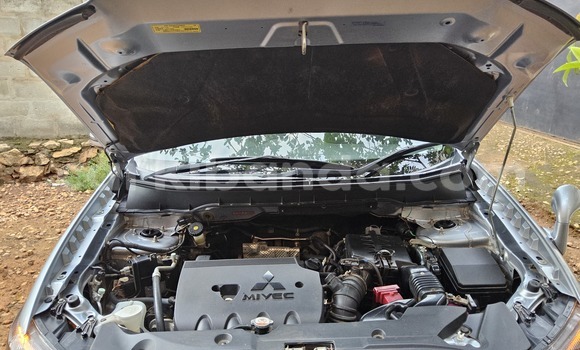 Acheter Occasion Voiture Mitsubishi RVR Gris à Kampala, Ouganda Acheter Occasion Voiture Mitsubishi RVR Gris à Kampala, Ouganda