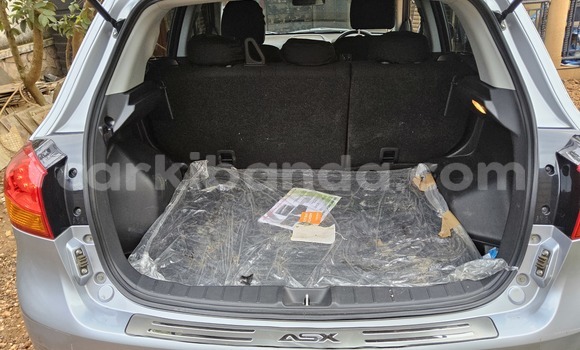 Acheter Occasion Voiture Mitsubishi RVR Gris à Kampala, Ouganda Acheter Occasion Voiture Mitsubishi RVR Gris à Kampala, Ouganda