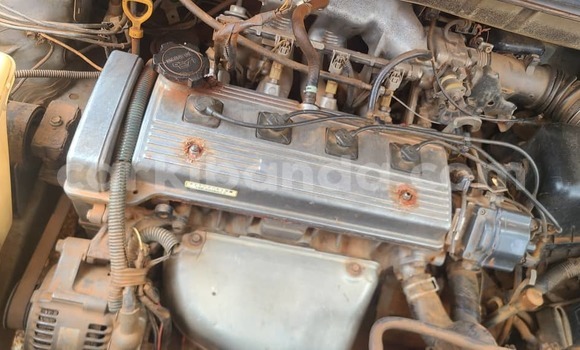 Nunua Ilio tumika Toyota Corolla Spacio Fedha Gari ndani ya Lugazi nchini Kati Nunua Ilio tumika Toyota Corolla Spacio Fedha Gari ndani ya Lugazi nchini Kati