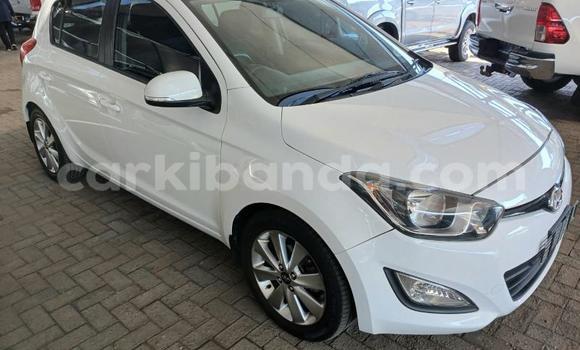Buy Used Hyundai i20 White Car in Kampala in Uganda Buy Used Hyundai i20 White Car in Kampala in Uganda
