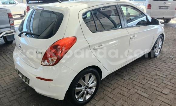 Buy Used Hyundai i20 White Car in Kampala in Uganda Buy Used Hyundai i20 White Car in Kampala in Uganda