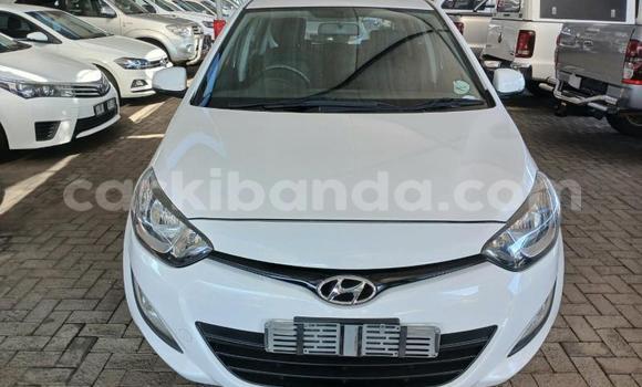 Buy Used Hyundai i20 White Car in Kampala in Uganda Buy Used Hyundai i20 White Car in Kampala in Uganda