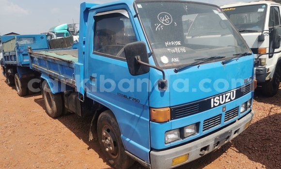 Gura Imported Isuzu FTR 850 Blue Ikamyo i Kampala mu Uganda