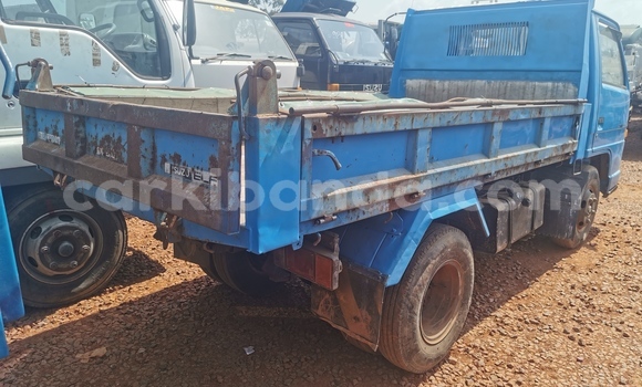 Buy Import Isuzu FTR 850 Blue Truck in Kampala in Uganda Buy Import Isuzu FTR 850 Blue Truck in Kampala in Uganda