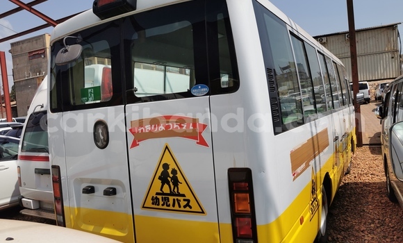 Buy Import Mitsubishi Van White Truck in Kampala in Uganda Buy Import Mitsubishi Van White Truck in Kampala in Uganda