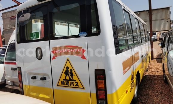 Buy Import Mitsubishi Van White Truck in Kampala in Uganda Buy Import Mitsubishi Van White Truck in Kampala in Uganda