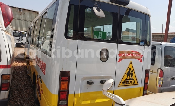 Buy Import Mitsubishi Van White Truck in Kampala in Uganda Buy Import Mitsubishi Van White Truck in Kampala in Uganda