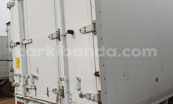 Buy Import Mitsubishi L400 White Truck in Kampala in Uganda Buy Import Mitsubishi L400 White Truck in Kampala in Uganda