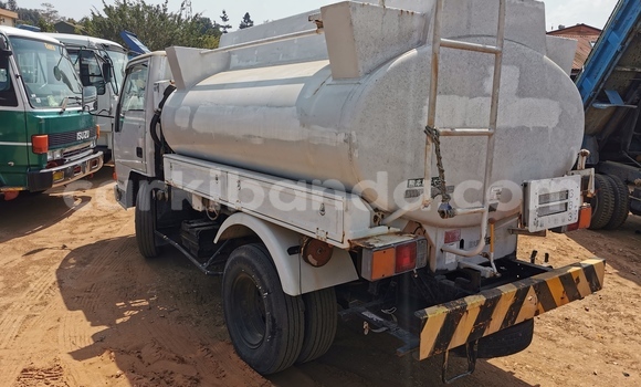 Buy Import Mitsubishi L400 White Truck in Kampala in Uganda Buy Import Mitsubishi L400 White Truck in Kampala in Uganda