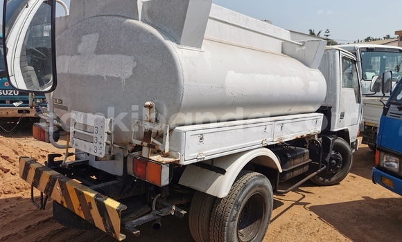 Buy Import Mitsubishi L400 White Truck in Kampala in Uganda Buy Import Mitsubishi L400 White Truck in Kampala in Uganda