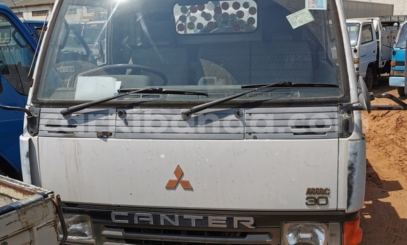 Buy Import Mitsubishi L400 White Truck in Kampala in Uganda Buy Import Mitsubishi L400 White Truck in Kampala in Uganda