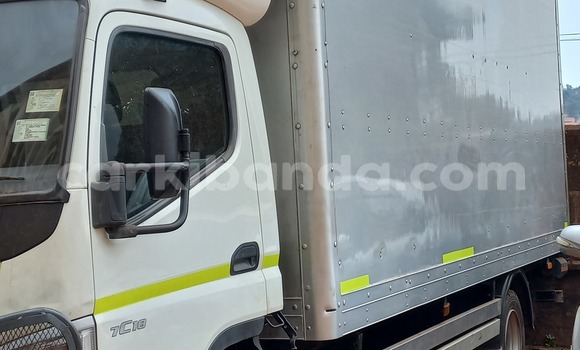 Buy Used Mitsubishi Van White Truck in Kampala in Uganda Buy Used Mitsubishi Van White Truck in Kampala in Uganda