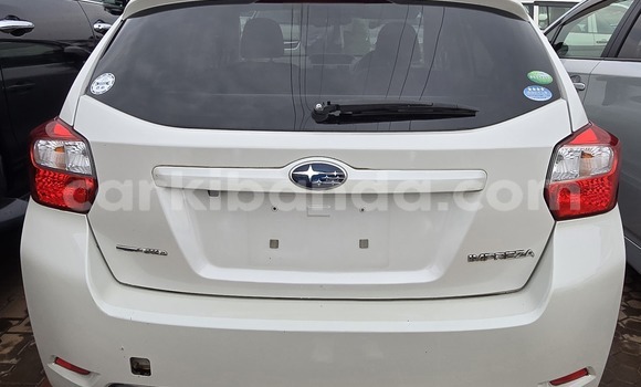 Nunua Mpya Subaru Impreza Nyeupe Gari ndani ya Kampala nchini Uganda Nunua Mpya Subaru Impreza Nyeupe Gari ndani ya Kampala nchini Uganda