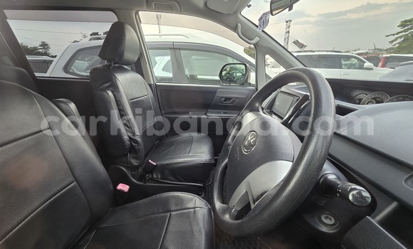 Nunua Mpya Toyota Noah Fedha Gari ndani ya Kampala nchini Uganda Nunua Mpya Toyota Noah Fedha Gari ndani ya Kampala nchini Uganda