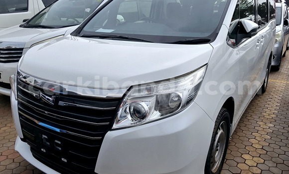 Buy New Toyota Noah White Car in Kampala in Uganda Buy New Toyota Noah White Car in Kampala in Uganda