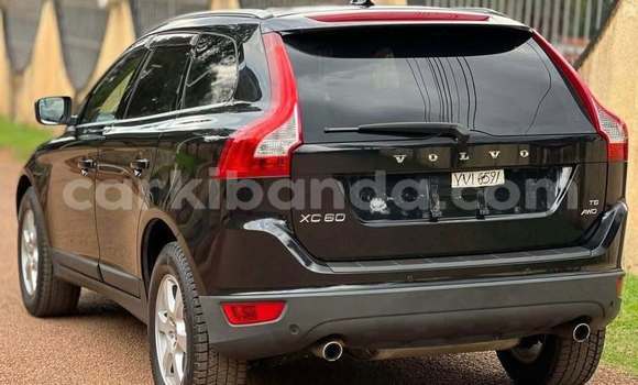 Nunua Ilio tumika Volvo 240 Series Nyeusi Gari ndani ya Kampala nchini Uganda Nunua Ilio tumika Volvo 240 Series Nyeusi Gari ndani ya Kampala nchini Uganda