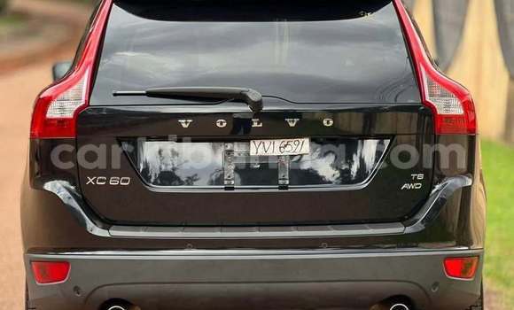 Nunua Ilio tumika Volvo 240 Series Nyeusi Gari ndani ya Kampala nchini Uganda Nunua Ilio tumika Volvo 240 Series Nyeusi Gari ndani ya Kampala nchini Uganda