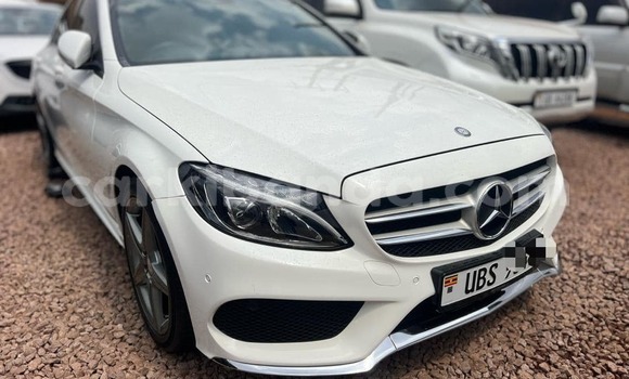 Nunua Ilio tumika Mercedes‒Benz C–Class Nyeupe Gari ndani ya Kampala nchini Uganda Nunua Ilio tumika Mercedes‒Benz C–Class Nyeupe Gari ndani ya Kampala nchini Uganda