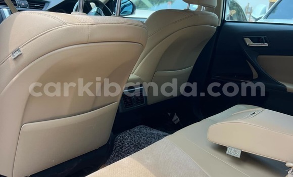 Nunua Ilio tumika Toyota Mark X Nyeusi Gari ndani ya Kampala nchini Uganda Nunua Ilio tumika Toyota Mark X Nyeusi Gari ndani ya Kampala nchini Uganda