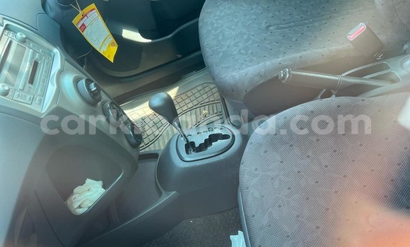 Nunua Ilio tumika Toyota Vitz Nyingine Gari ndani ya Kampala nchini Uganda Nunua Ilio tumika Toyota Vitz Nyingine Gari ndani ya Kampala nchini Uganda