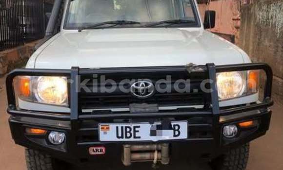 Buy Used Toyota Land Cruiser Prado White Car in Kampala in Uganda